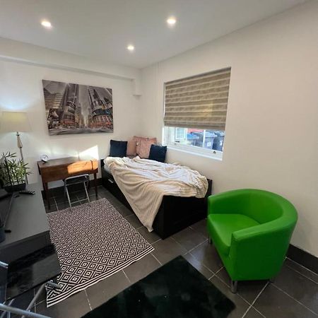 Modern Flat In Central Egham By Windsor Castle, Staines-Upon-Thames And Heathrow Airport Exteriör bild