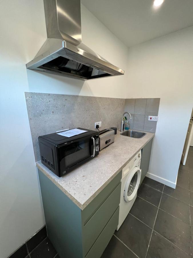 Modern Flat In Central Egham By Windsor Castle, Staines-Upon-Thames And Heathrow Airport Exteriör bild