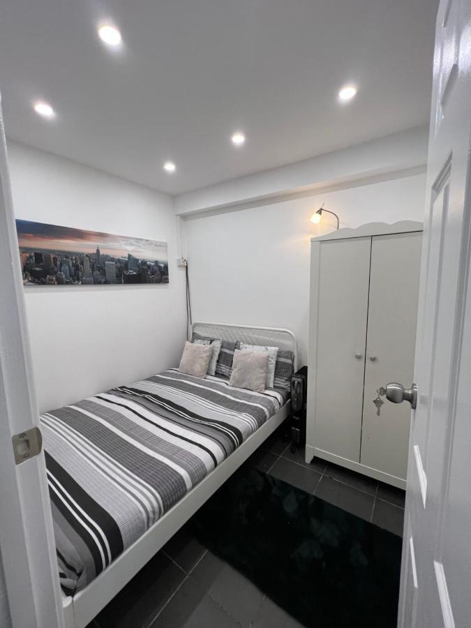 Modern Flat In Central Egham By Windsor Castle, Staines-Upon-Thames And Heathrow Airport Exteriör bild